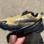 Adidas Yeezy Boost 700 MNVN Honey Flux (jaune moutrade)