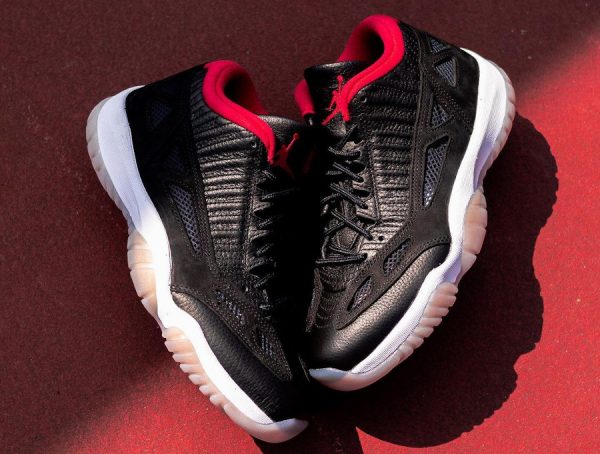 Air Jordan 11 Low IE rouge et noire (3)