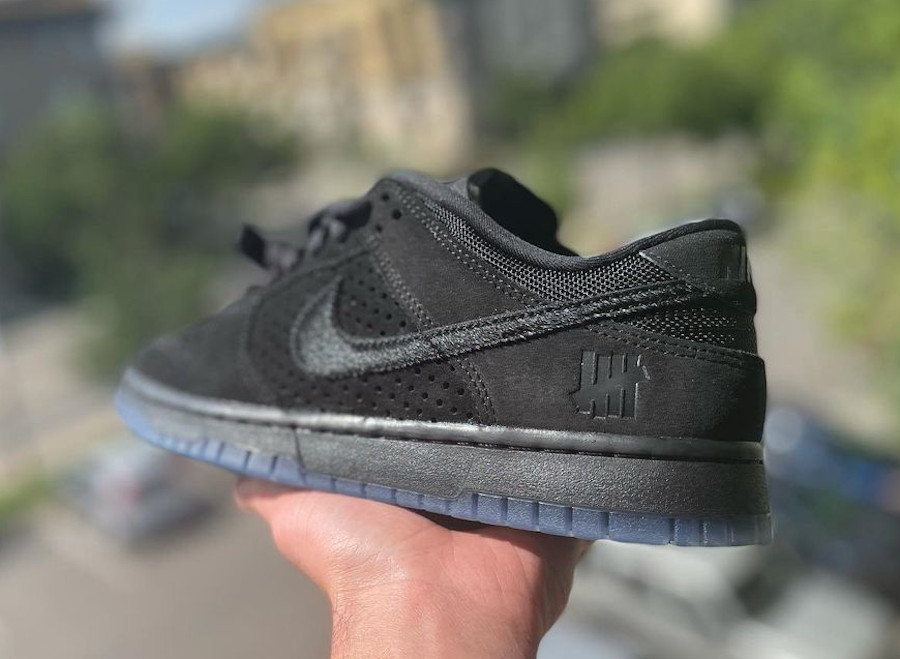 NIKE DUNK LOW SP UNDEFEATED