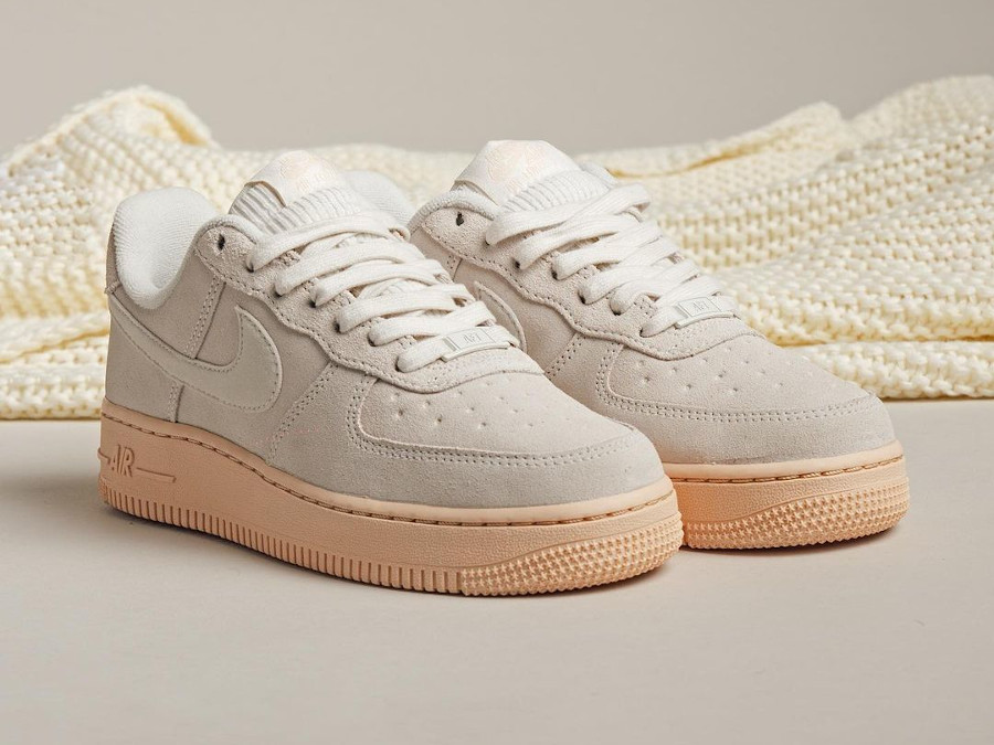 Nike Air Force One en daim gris (semelle beige) 2021 (1)