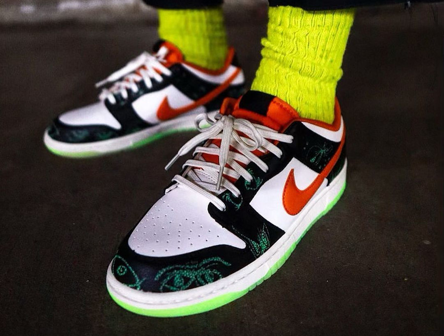 Nike Dunk Low Retro PRM Halloween 2021 Starfish on feet