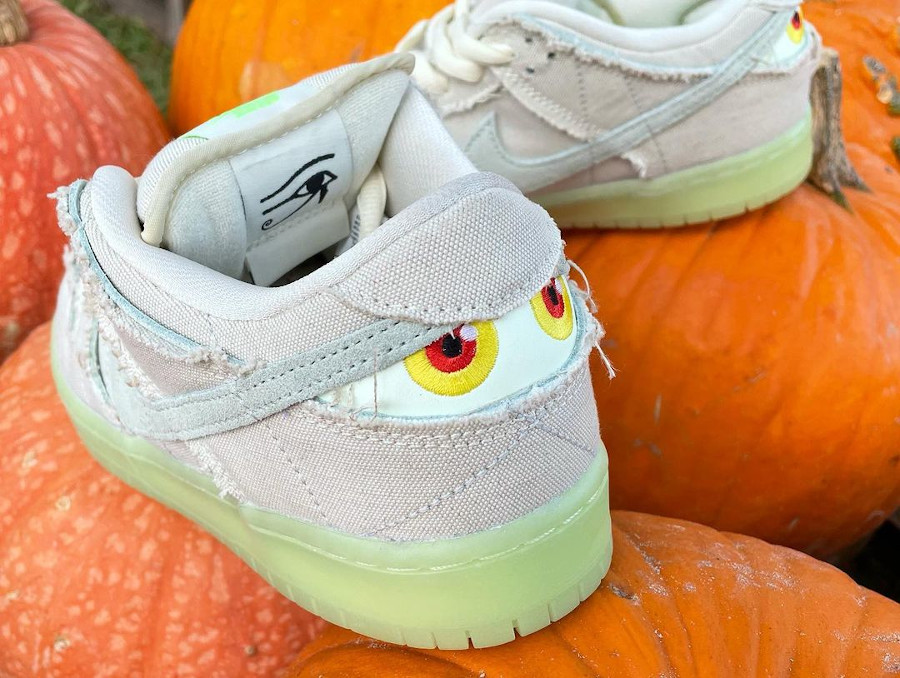 Nike SB Dunk Low Pro Mummy Halloween GITD 2021