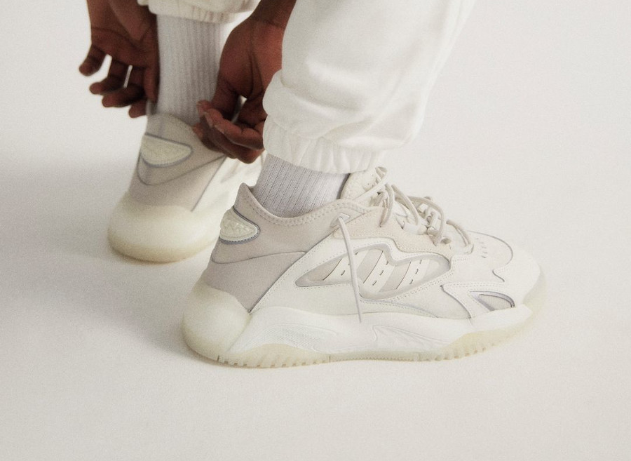 Adidas Streetball 2.0 Yeezy 380 blanche et grise (4)