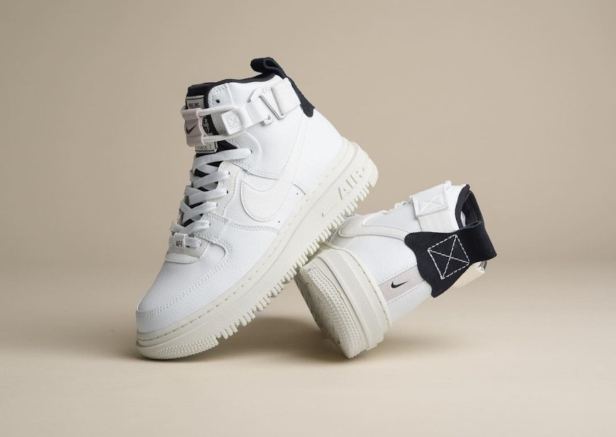 Chaussure Nike Air Force 1 Utility Hi 2021 blanche et beige (1)