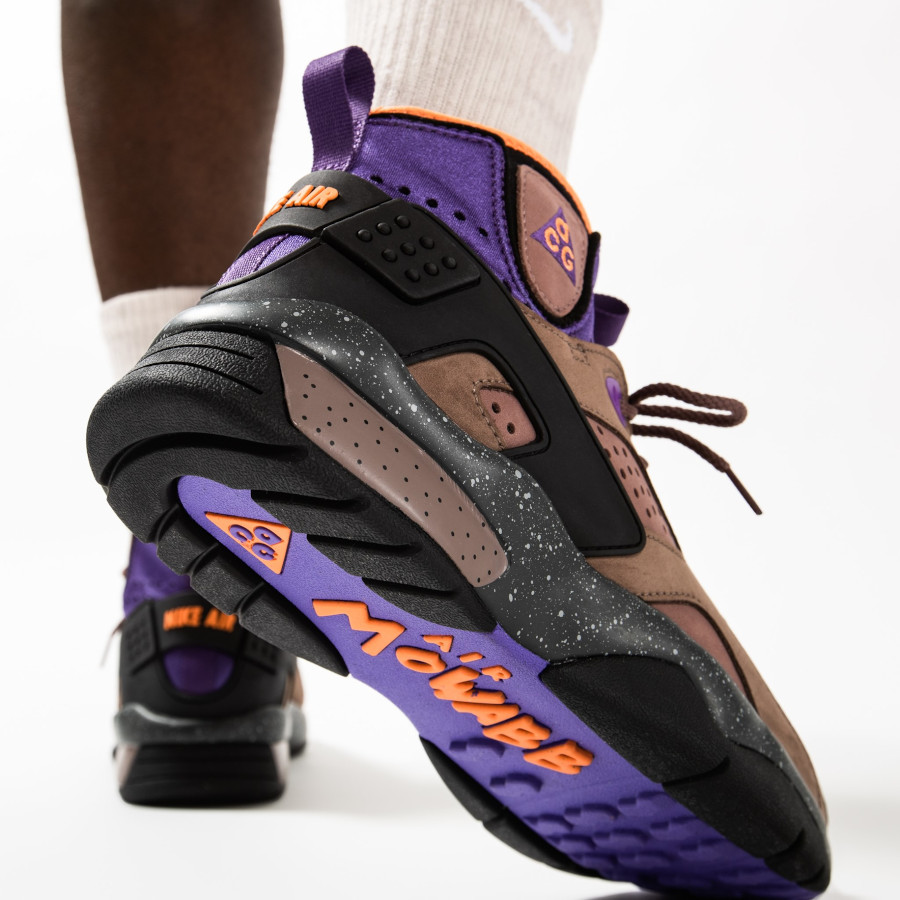Nike Air Mowabb ACG marron et violette (1)