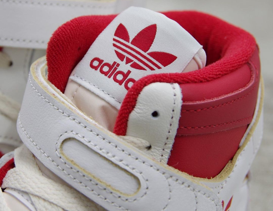 Adidas Forum 84 Hi blanche et rouge (1)
