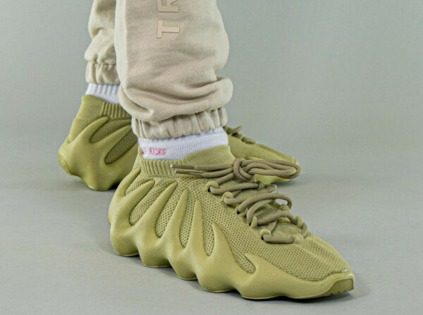 Que vaut la Adidas Yeezy 450 451 Resin Dark Sulfur vert olive