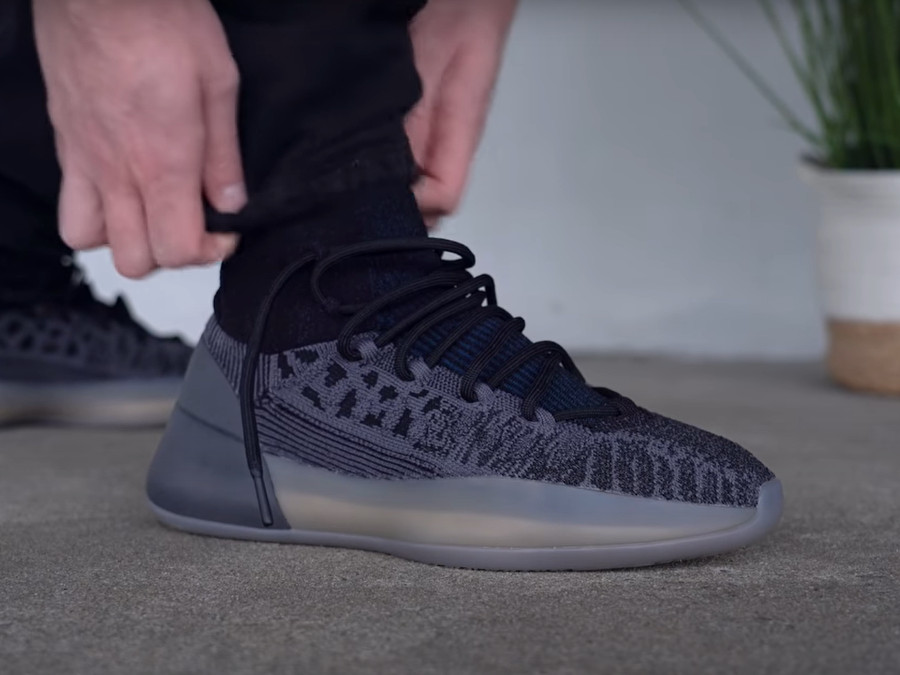 Adidas Yeezy Basketball Knit 3D grise et noire (1)