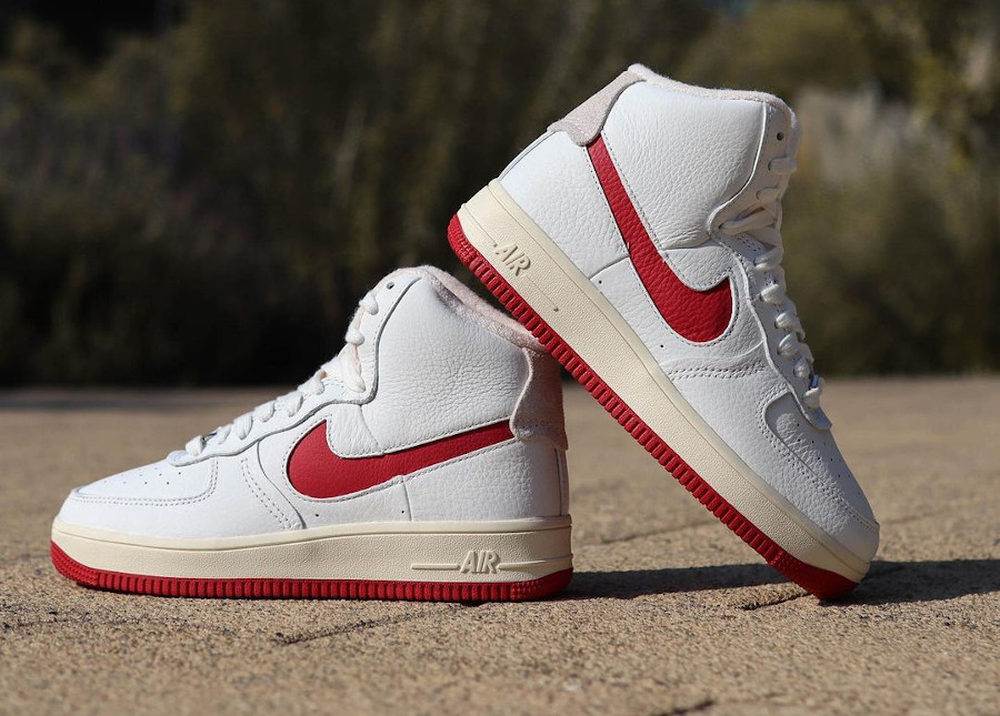 Nike Air Force One Sculpted blanche et rouge (1)