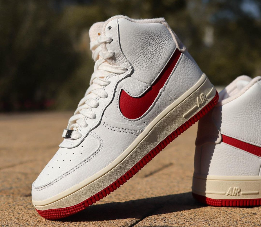 Nike Air Force One Sculpted blanche et rouge (4)