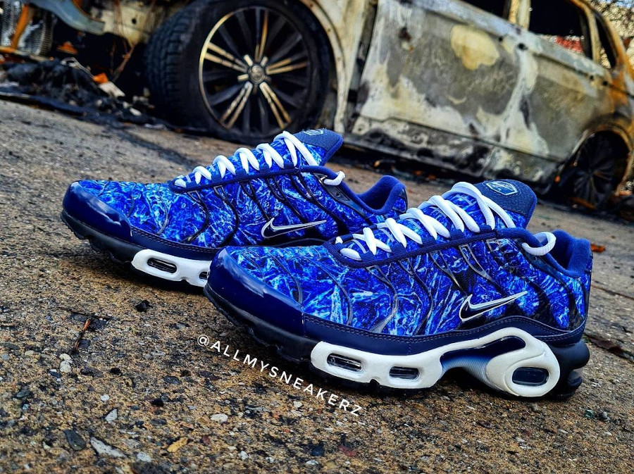 Мужское поло nike красное оригинал TN1 Shattered Ice Midnight Navy DO6384