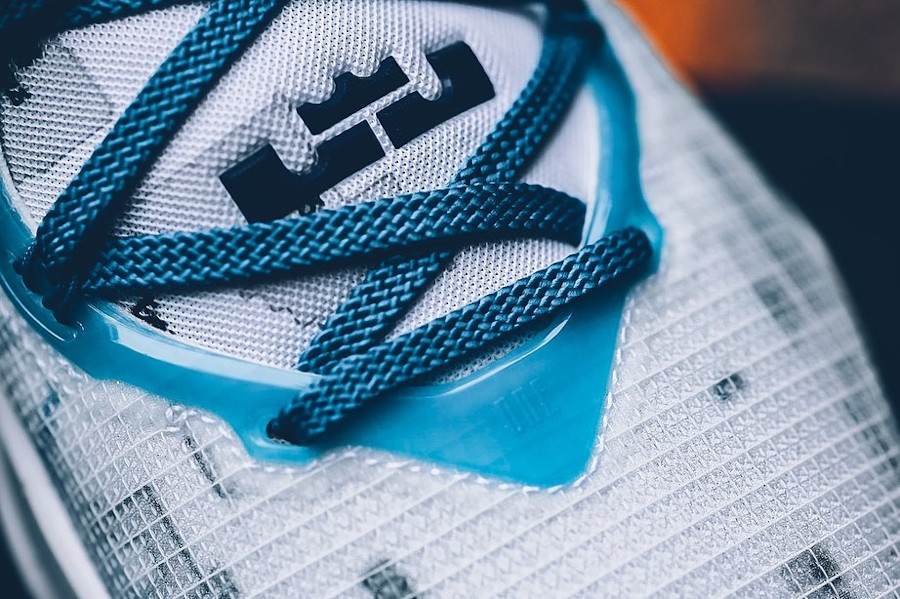 Nike Lebron XIX spacejam blanche et bleu (5)