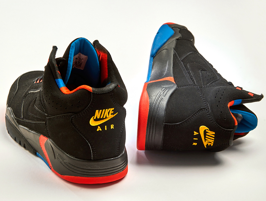 Nike Air Flight Lite Mid noire bleu et orange (4)