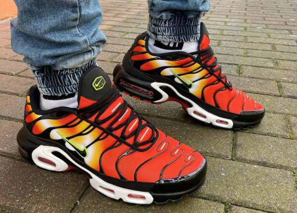 Nike Air Max Plus TN1 Sunset Gradient Orange DR8581-800