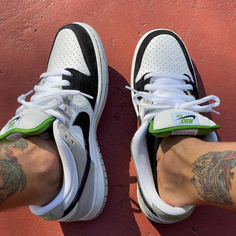 Nike Dunk Low Pro SB blanche noire grise et verte (1)