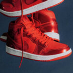 Air Jordan 1 Mid en cuir verni rouge grenade (couv)