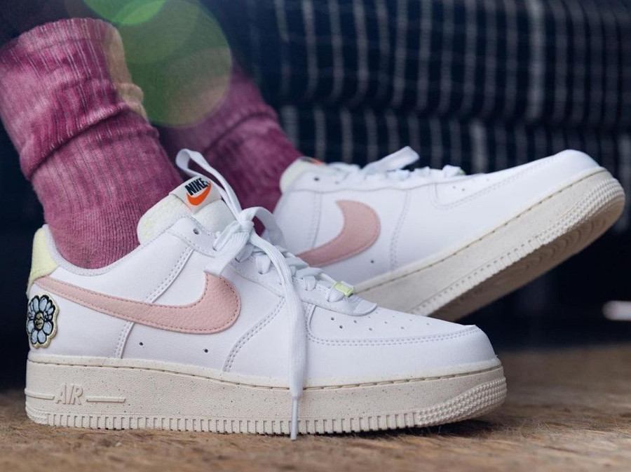 Nike Wmns Air Force 1 Low '07 SE Next Nature 'White Pink Oxford' (Air Sprung Pack)