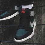 AJ1 Element Gore Tex Particle Grey Black (imperméable) on feet DB2889-001 (couv)