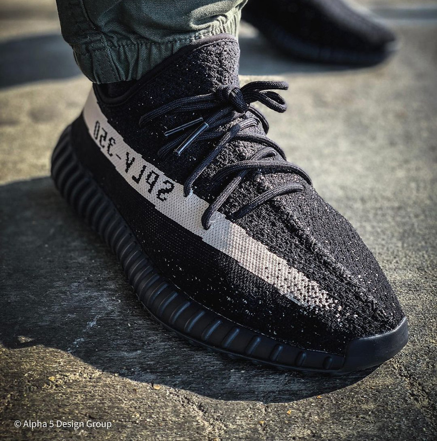 YEEZY BOOST 350V2 core black