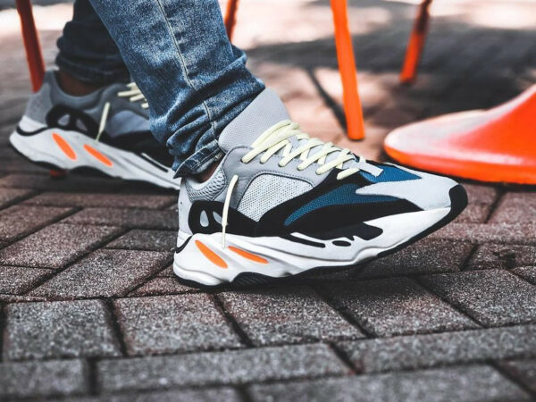 Adidas Yzy 700 Boost Wave Runner Solid Grey restock 2022 B75571