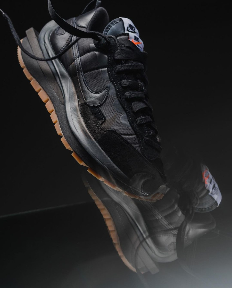 Nike Vaporwaffle Chitose Abe noire et gomme (5)
