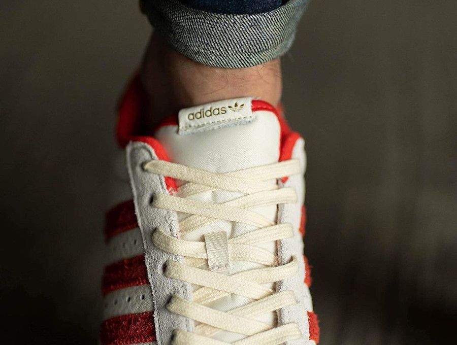 Adidas Superstar 82 blanche crème et rouge (2)