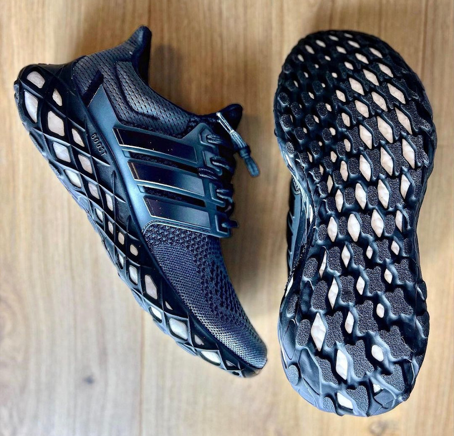 Adidas Ultra Boost Web noire et blanche GY4173 (2)