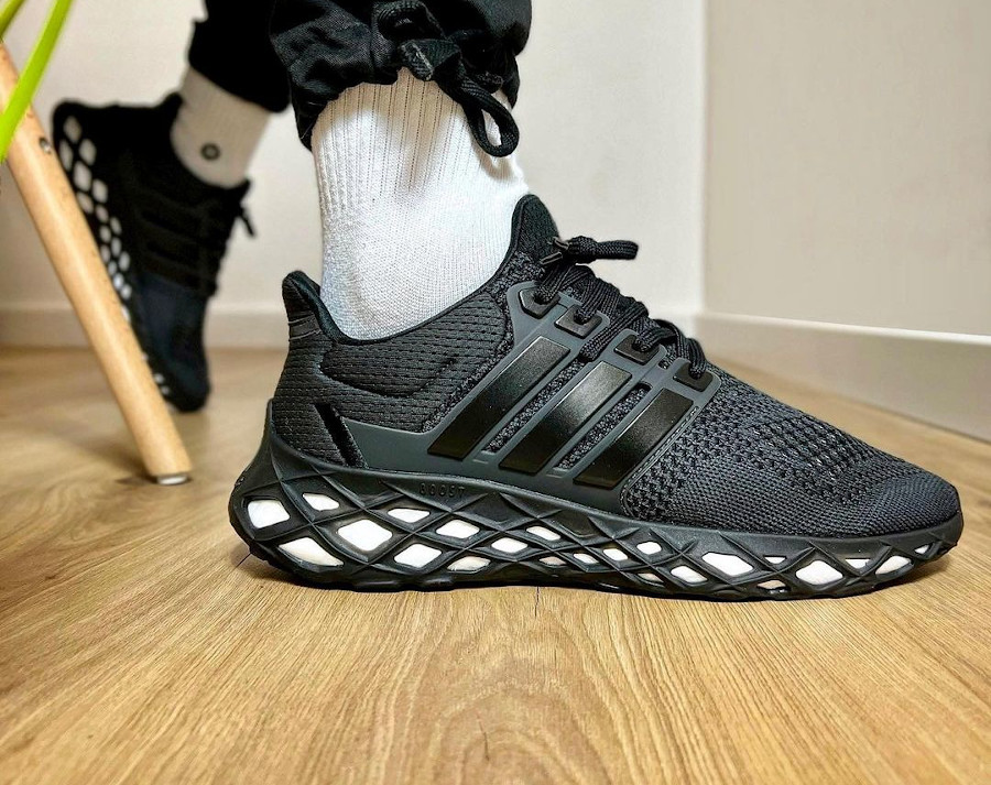 Adidas Ultra Boost Web noire et blanche GY4173