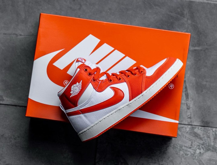 Air Jordan 1 High KO en canvas blanc et orange (1)