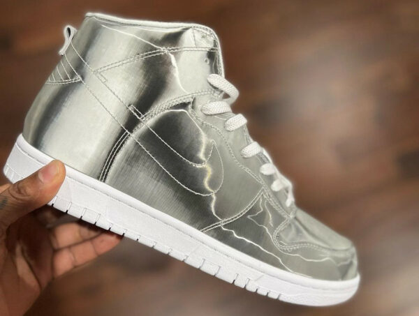 Edison Chen x Nike Dunk High gris argent 1 600x453