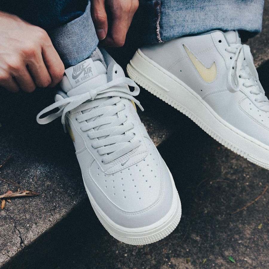 Nike Air Force 1 Low Jewell grise et beige (5)