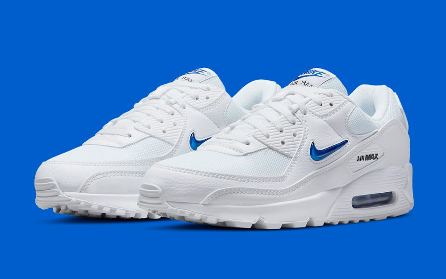 Nike-Air-Max-90-Jewell-2022-blanche-et-bleue-1
