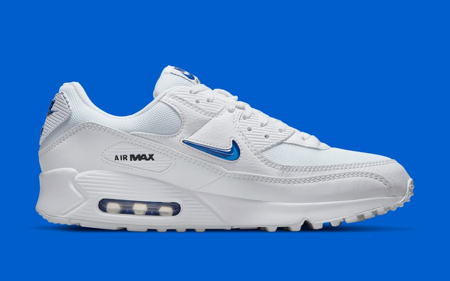 Nike-Air-Max-90-Jewell-2022-blanche-et-bleue-3