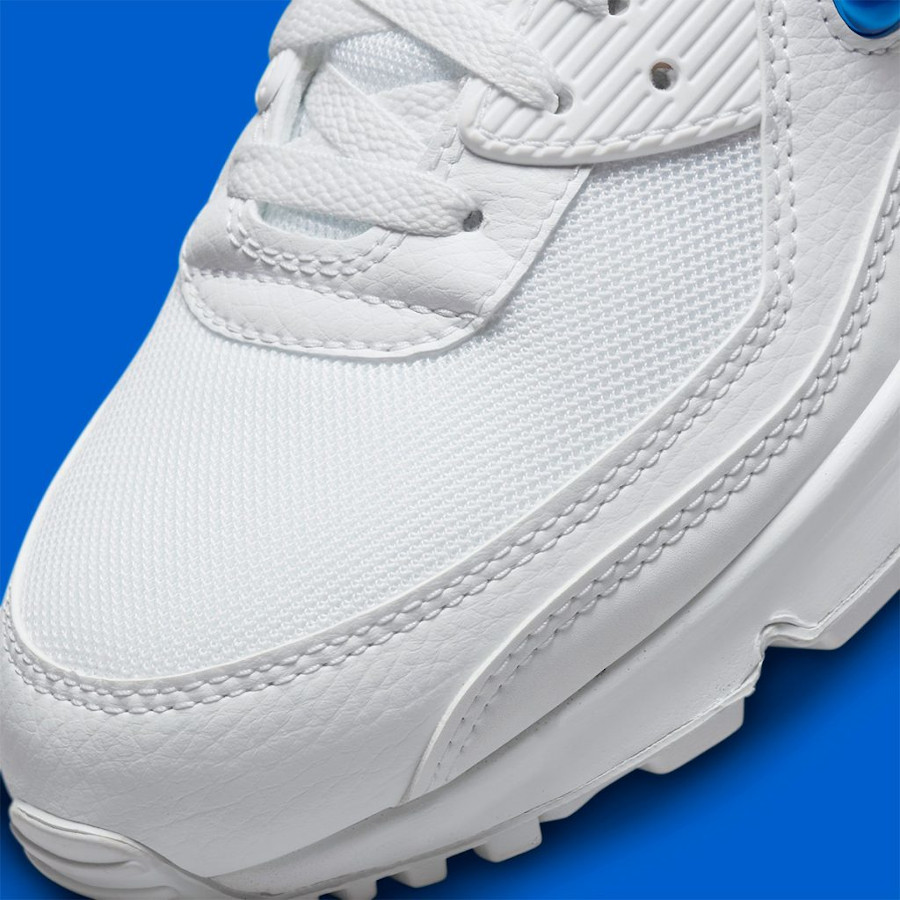 Nike-Air-Max-90-Jewell-2022-blanche-et-bleue-7
