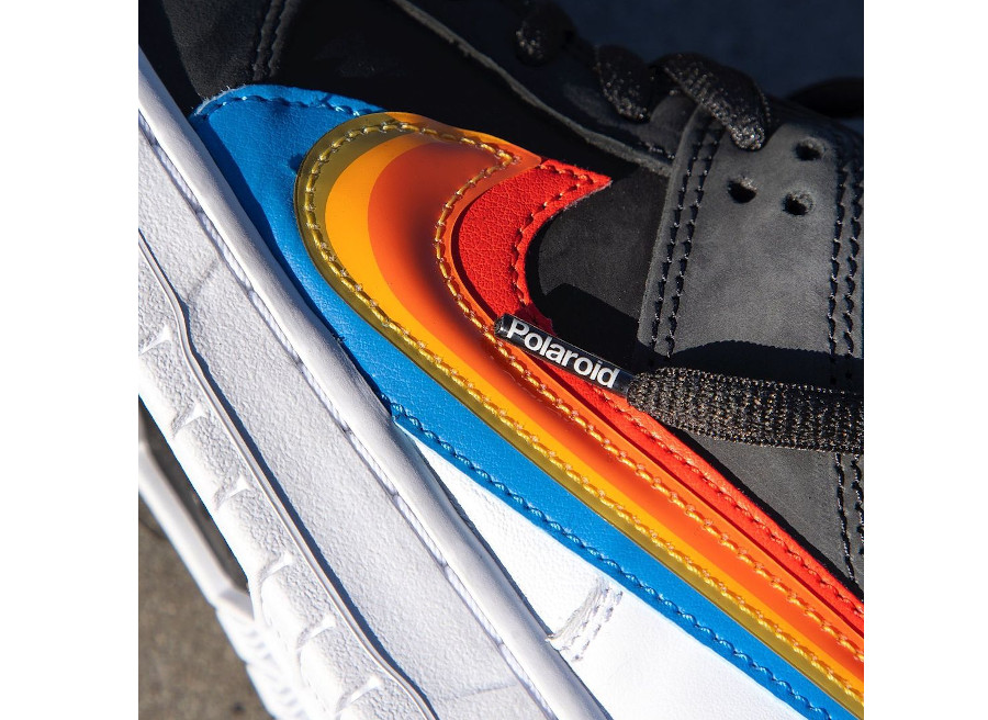 Nike SB Dunk Low Pro x Polaroid Onestep 2 Triple Rainbow Swoosh (couv)