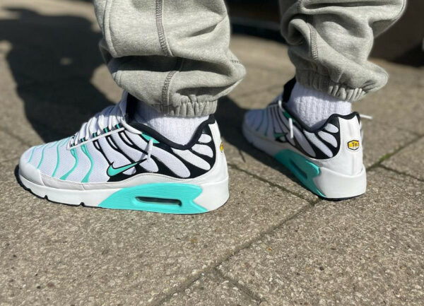 Nike Air Max 90 Plus Tiffany Diamond