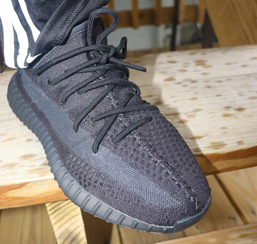 Yeezy noir sales et grise