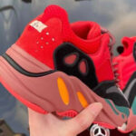 Adidas Yeezy Boost 700 rouge bordeaux et grise (1)