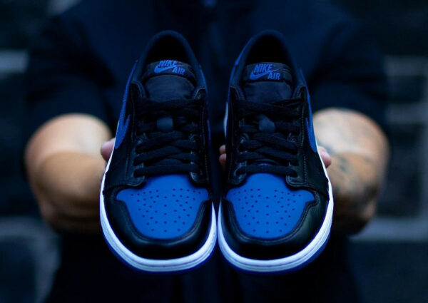 Air Jordan 1 Low noire et bleu foncé (2)