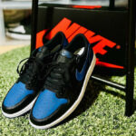 Air Jordan 1 Low noire et bleu marine mystique (1)