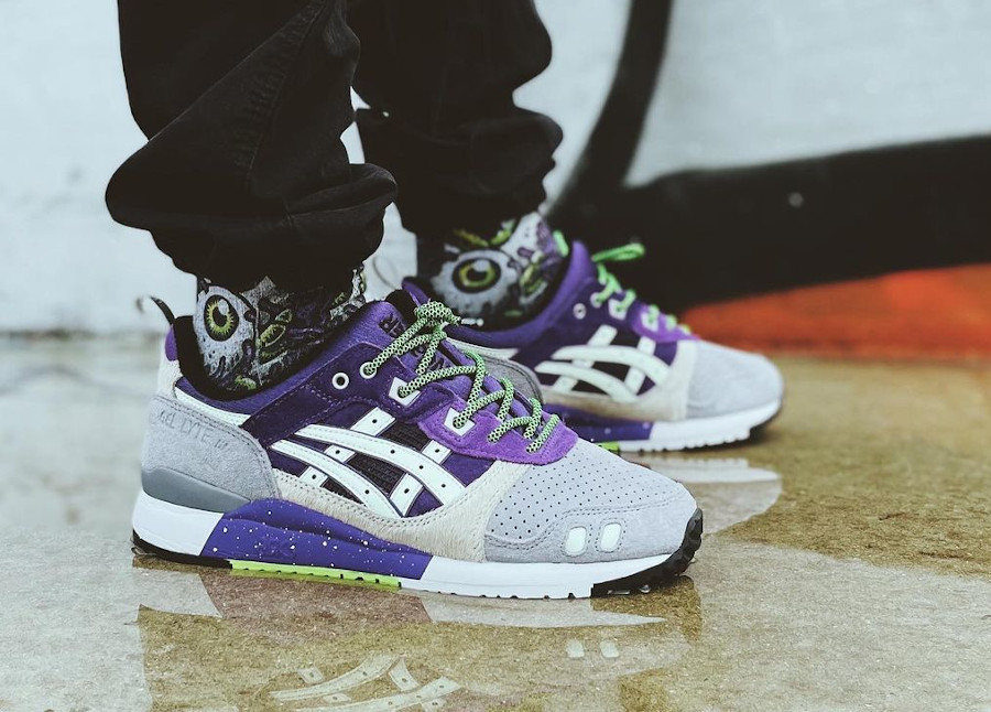 Asics Gel Lyte III chats errants on feet (4)