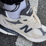 New Balance 990 V1 TS beige et grise (3)