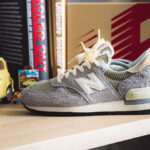 New Balance 990 V1 TS en daim poilu gris (2)