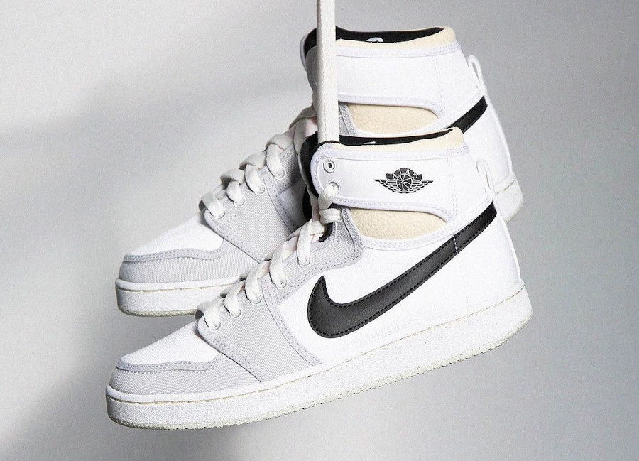 Air Jordan 1 AJKO blanche et noire (1)