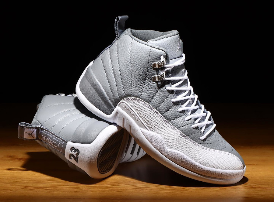 Air Jordan 12 blanche et grise (4)