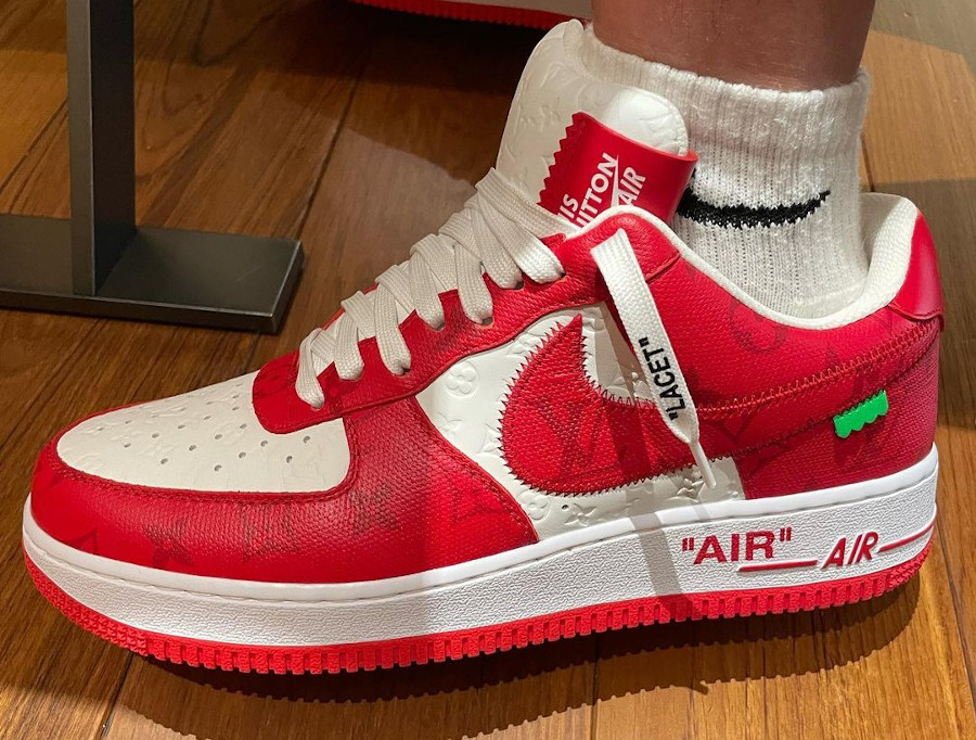 Dripping rouge Louis Vuitton x suprême Nike Air Force Ones, chaussures sur  mesure