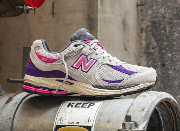 New Balance 2002R JCrew grise rose et violette (1)