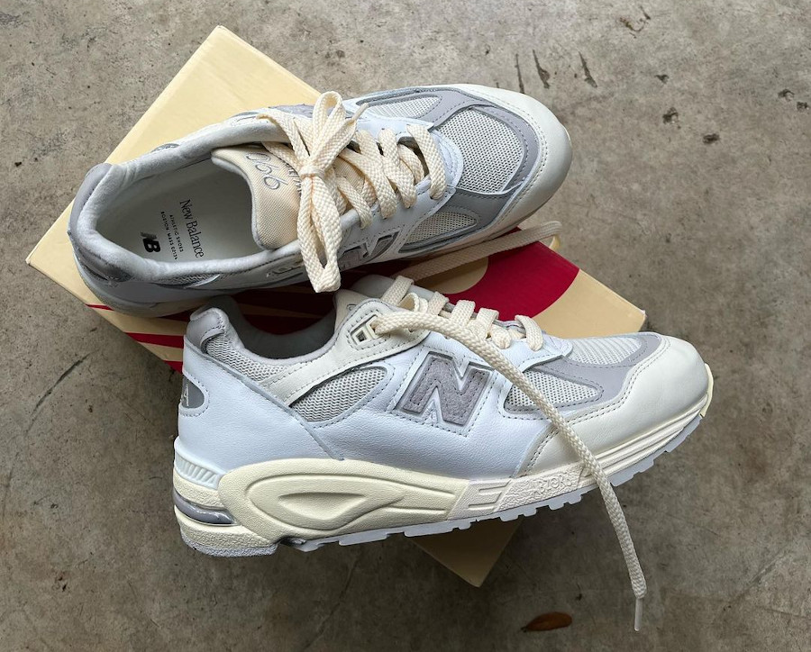 New Balance 990v2 TS blanche et beige (1)