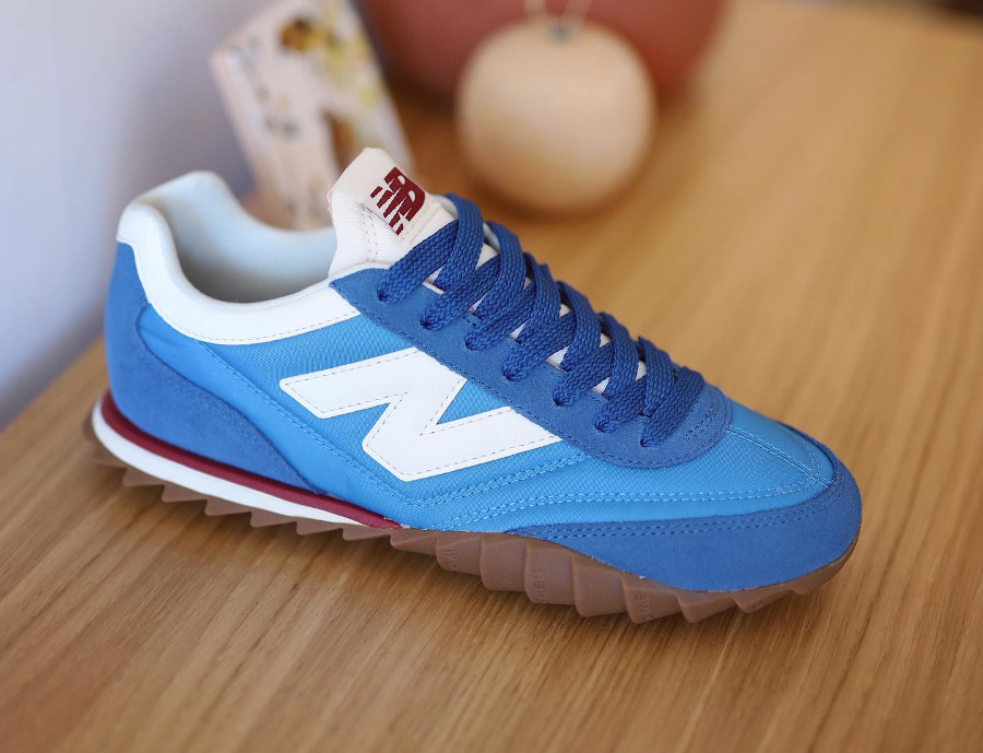 New balance sales bleu electrique