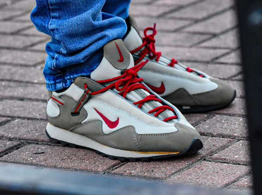La Nike ACG PocketKnife le second couteau derriere la Humara Jacquemus
